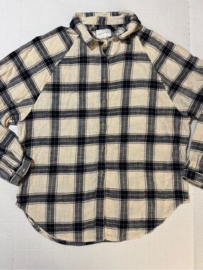 American Eagle Outfitters Cream and Black Plaid Button-Front Shirt  122